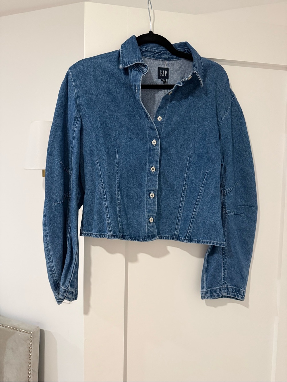 GAP Women's Medium Blue Cropped Denim Button-Down Shirt